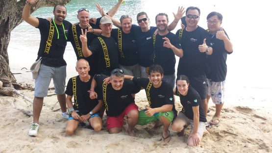 PADI Phuket IDC Candidats instructeurs heureux 39